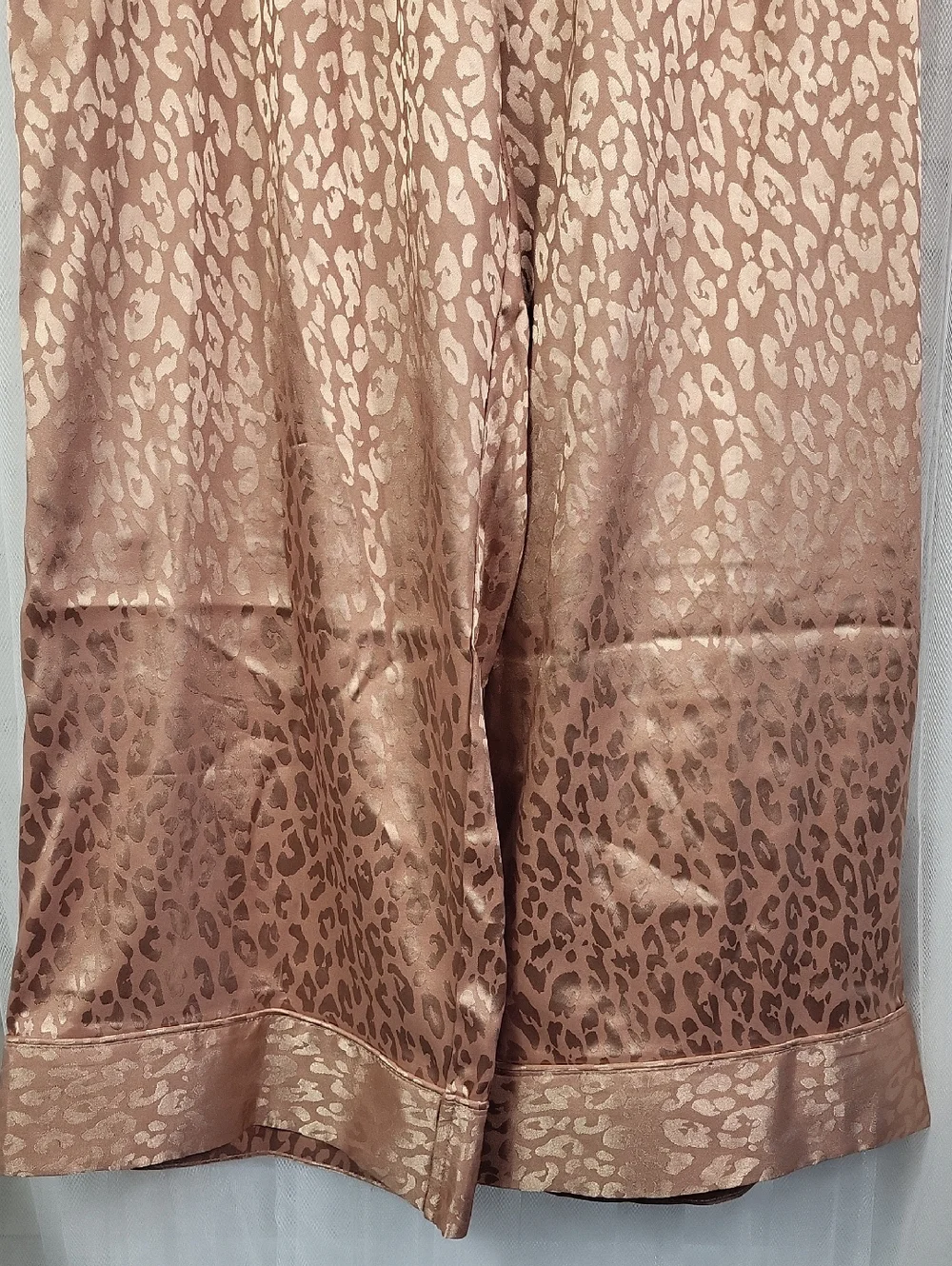 Show Me Your‎ Mumu Satin Leopard Jacquard Pajama Pants — Rose. Size L